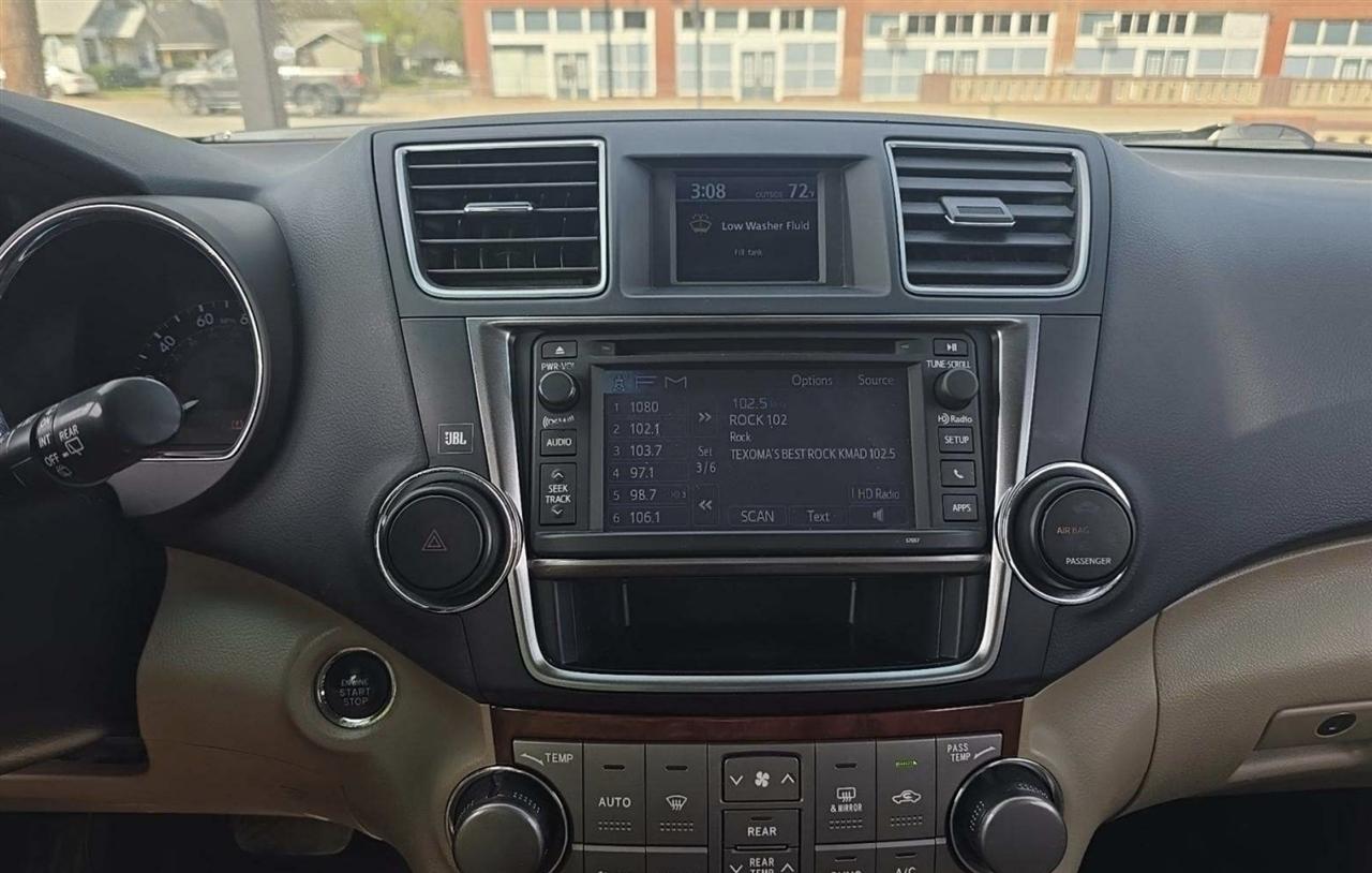 Toyota Highlander Limited 2WD 2013