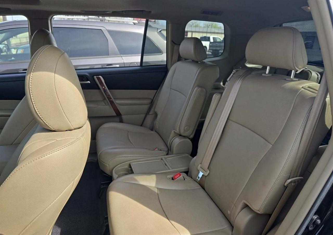 Toyota Highlander Limited 2WD 2013