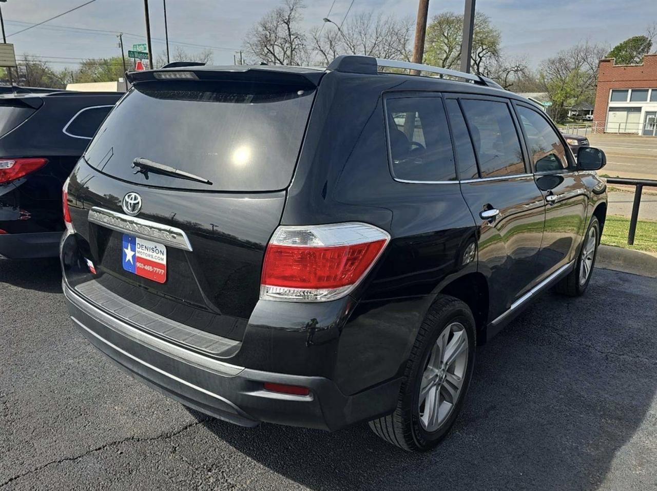 Toyota Highlander Limited 2WD 2013