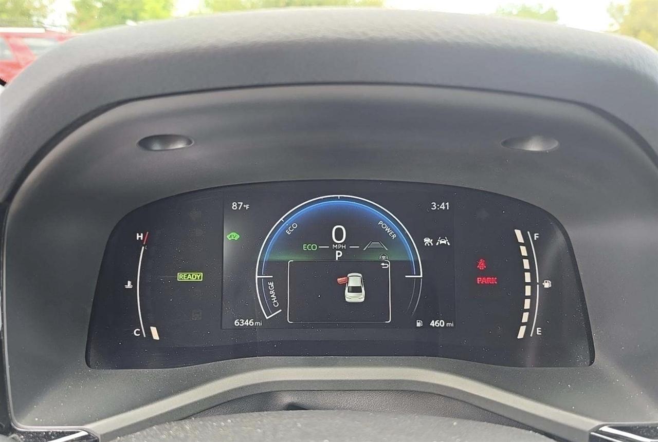 Toyota Camry Hybrid XLE 2025
