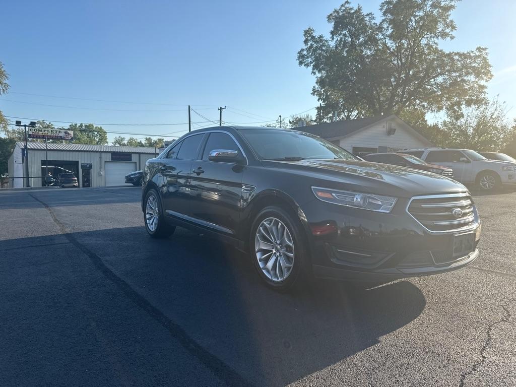 Ford Taurus Limited FWD 2015
