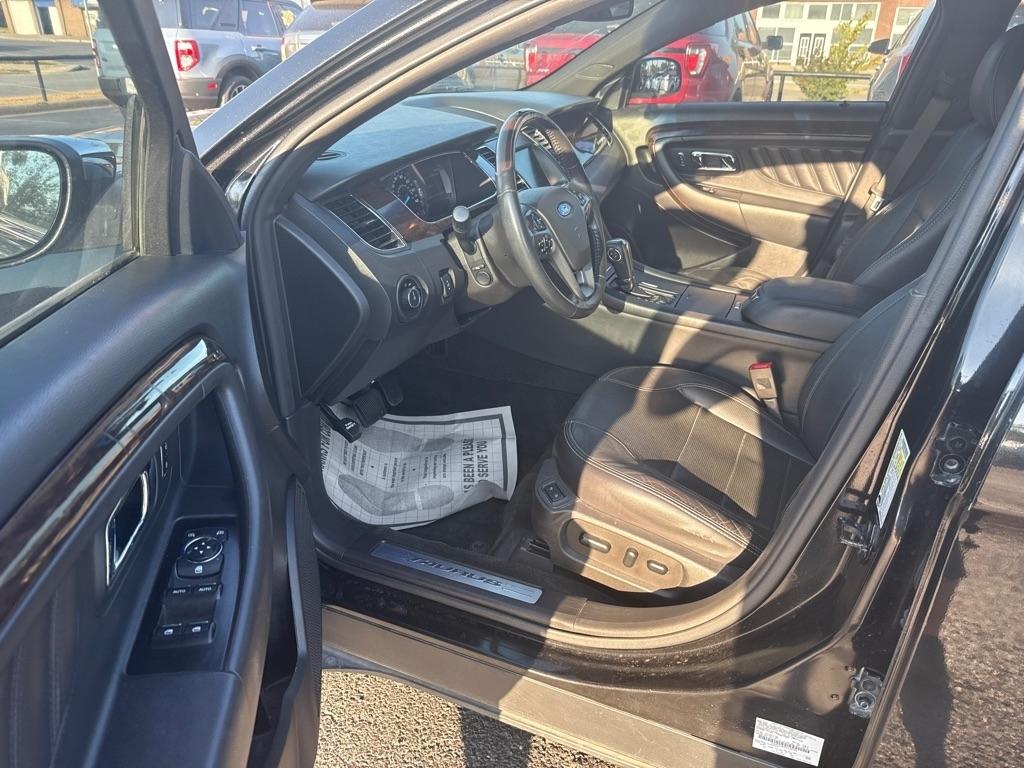 Ford Taurus Limited FWD 2015