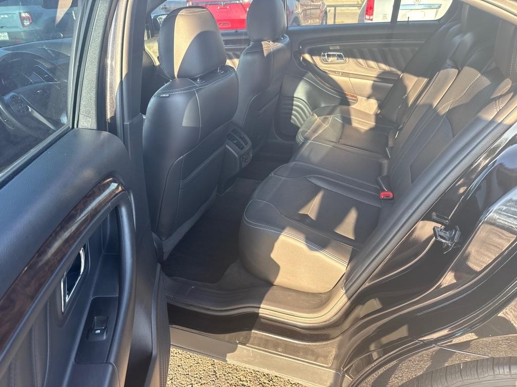 Ford Taurus Limited FWD 2015