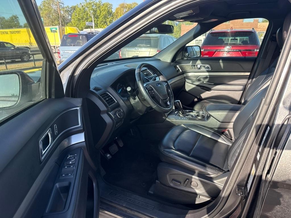 Ford Explorer XLT FWD 2019