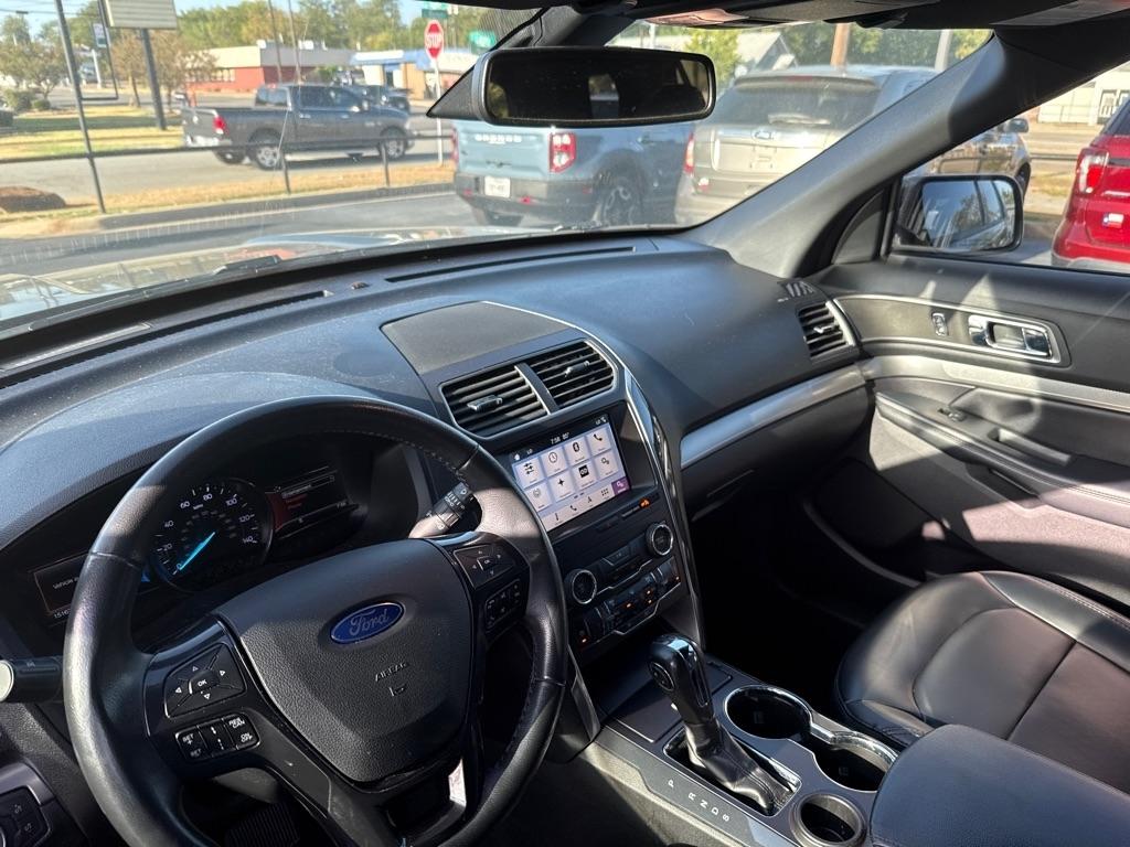 Ford Explorer XLT FWD 2019