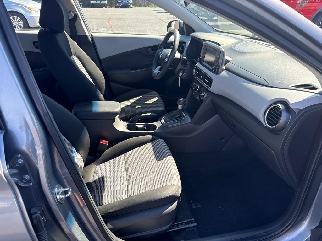 Hyundai Kona SE 2021