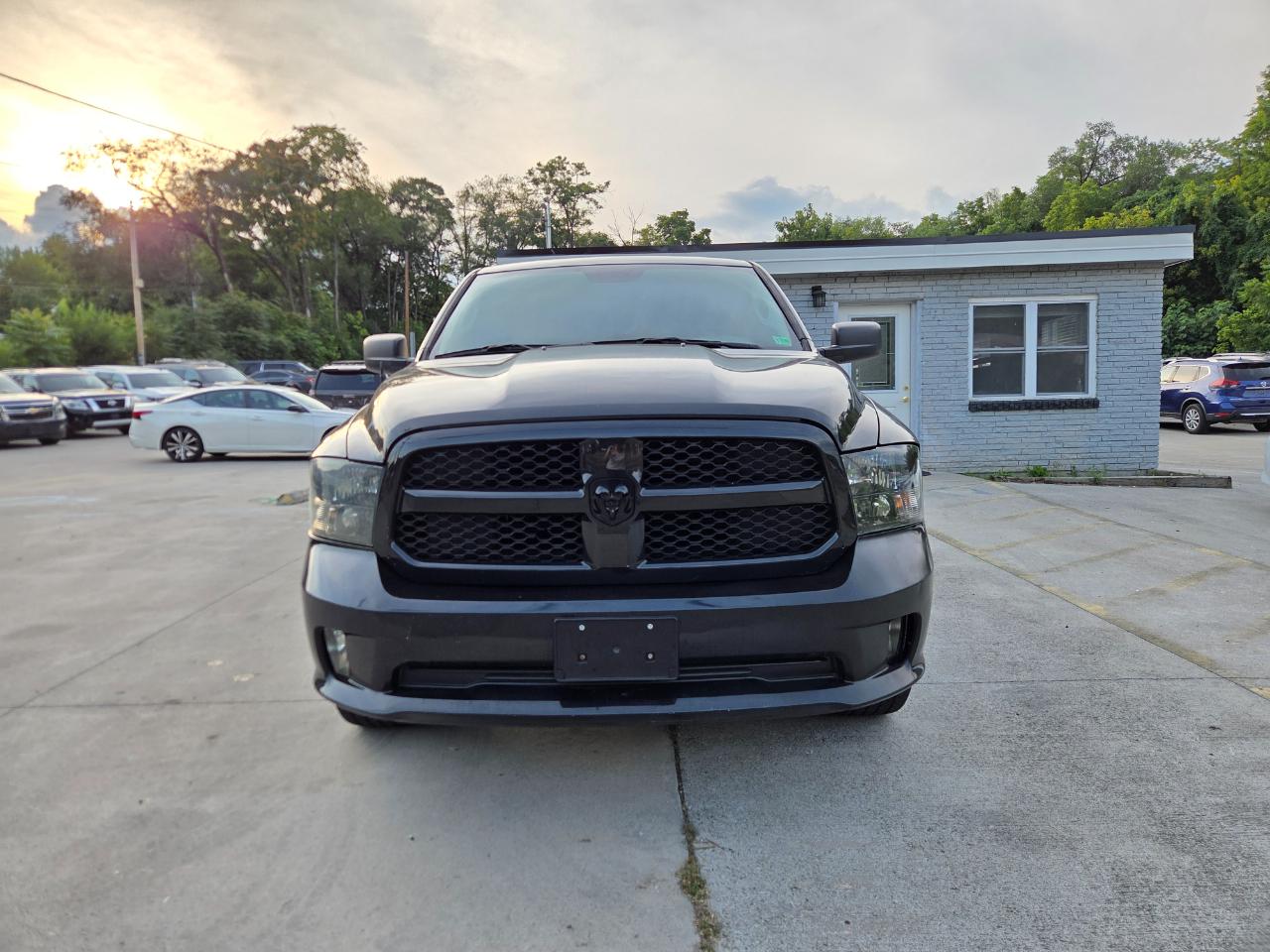 RAM 1500 Tradesman Quad Cab 4WD 2018