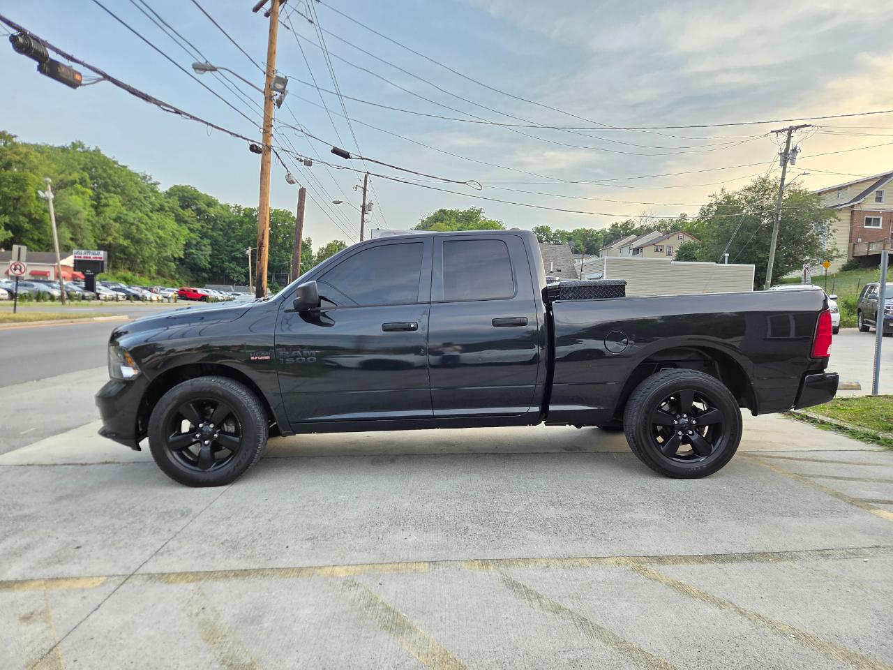 RAM 1500 Tradesman Quad Cab 4WD 2018