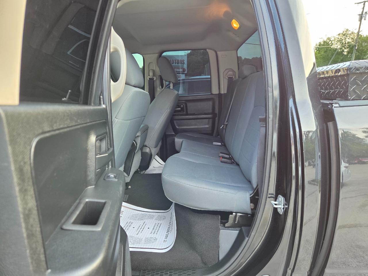 RAM 1500 Tradesman Quad Cab 4WD 2018