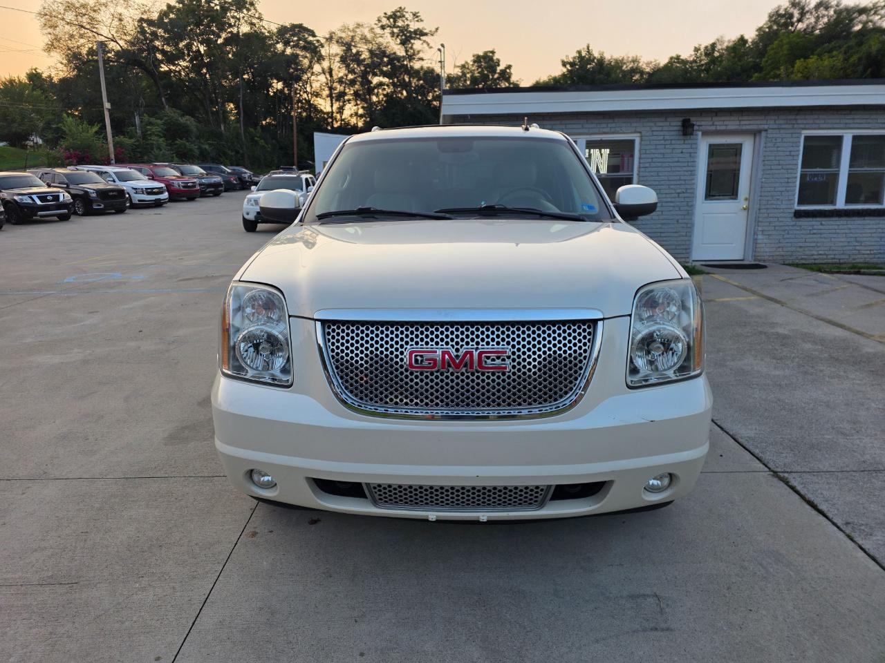 GMC Yukon Denali 2WD 2013