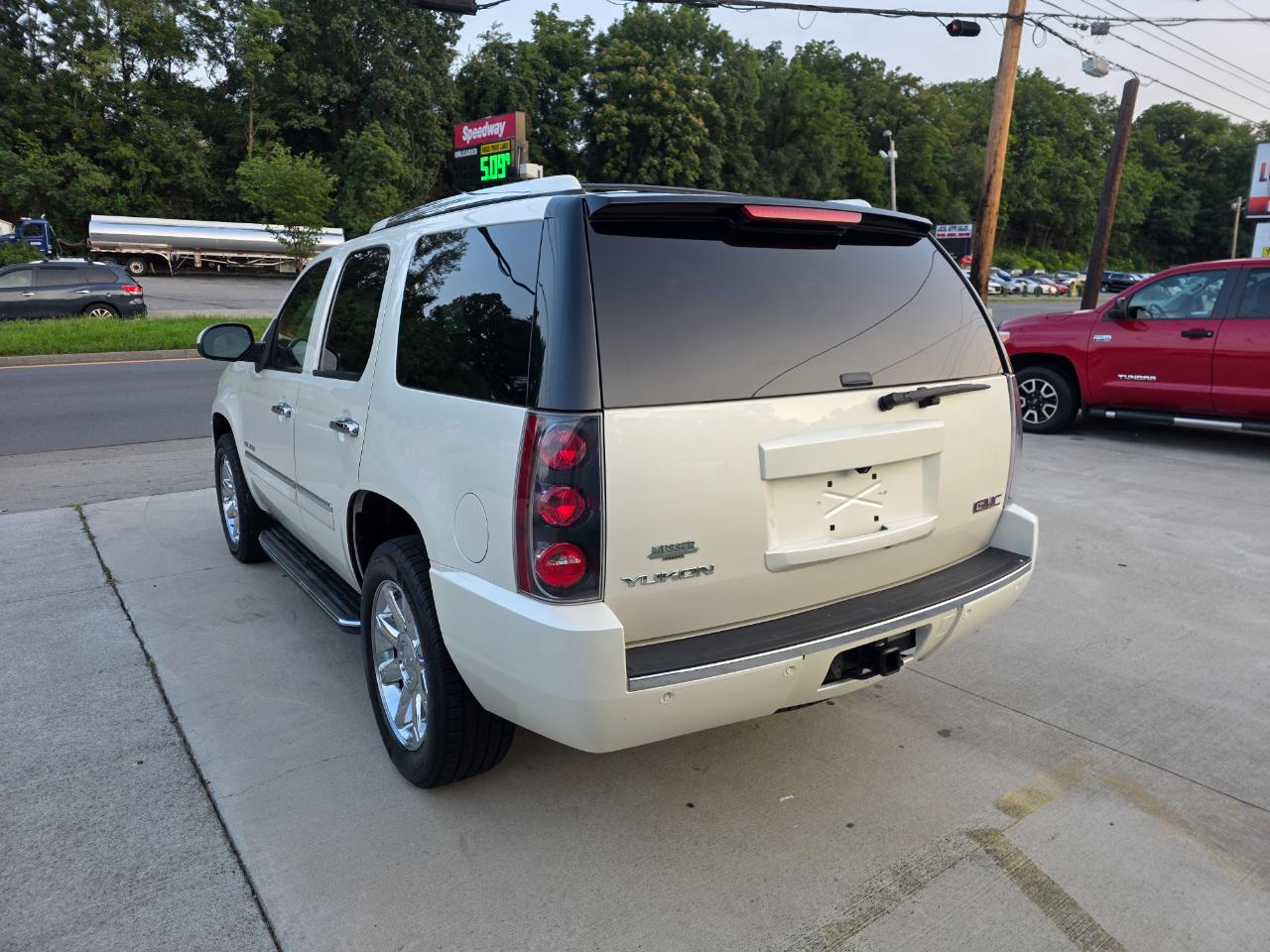 GMC Yukon Denali 2WD 2013