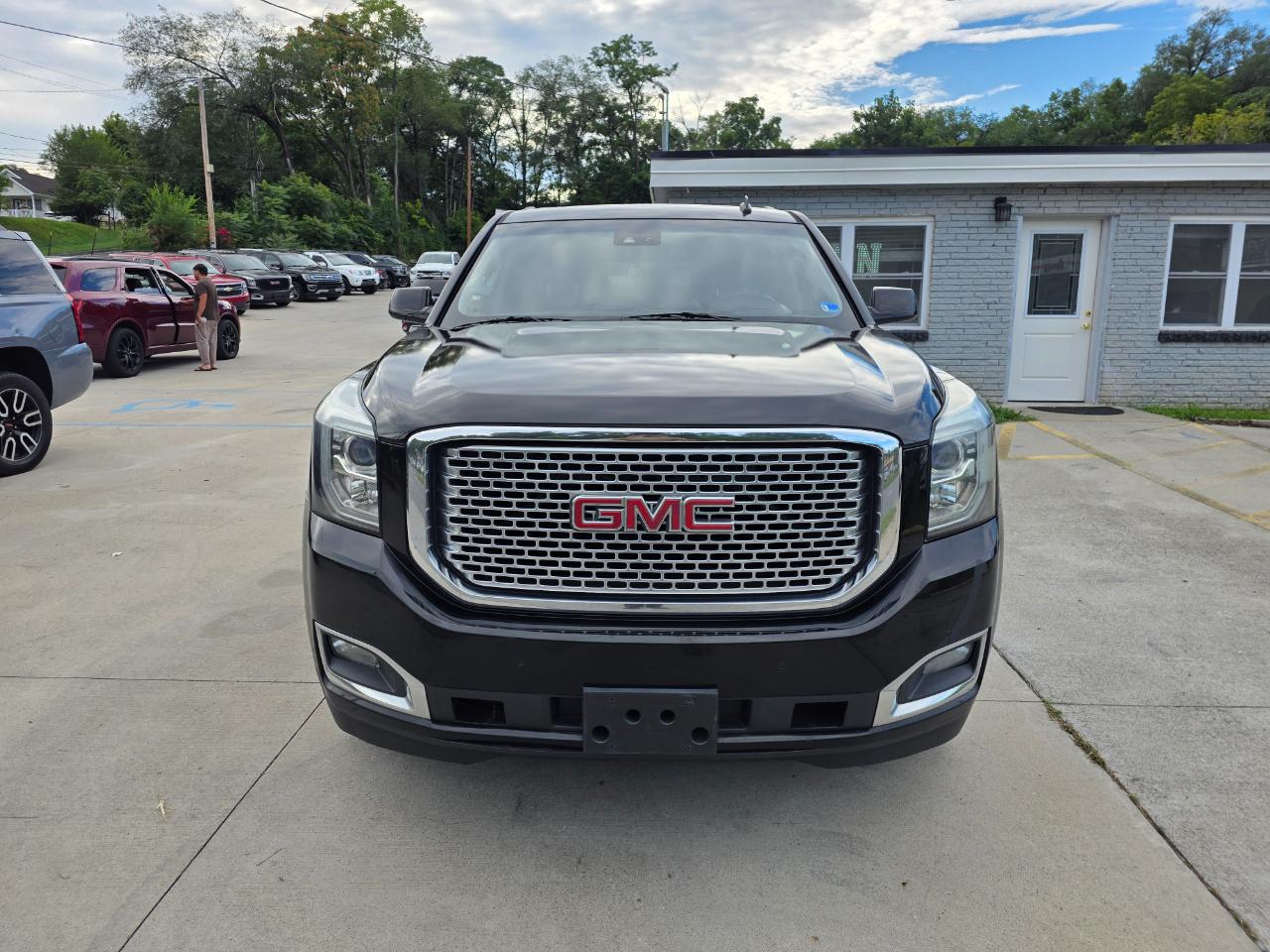 GMC Yukon XL SLT 1/2 Ton 4WD 2015