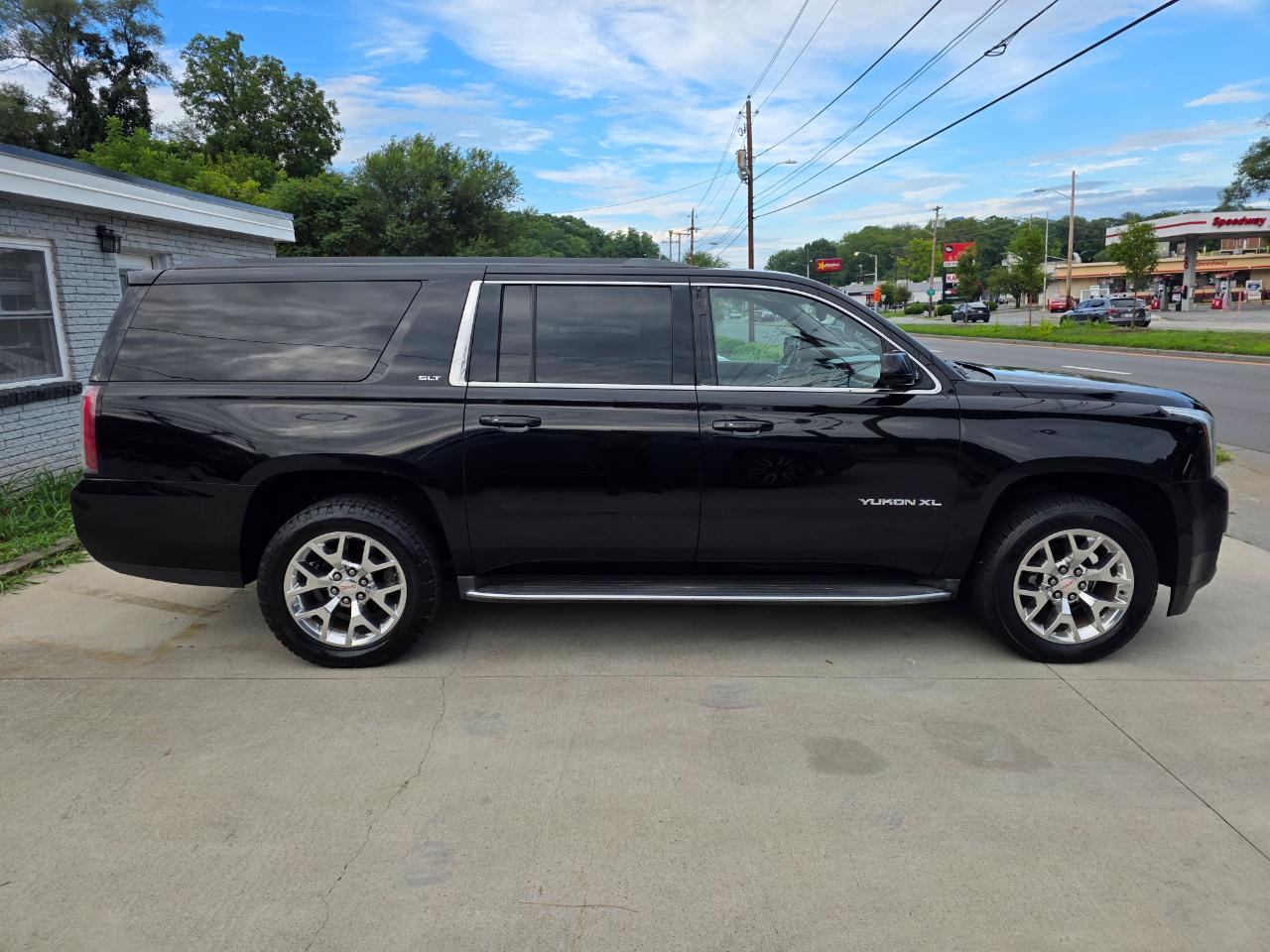 GMC Yukon XL SLT 1/2 Ton 4WD 2015