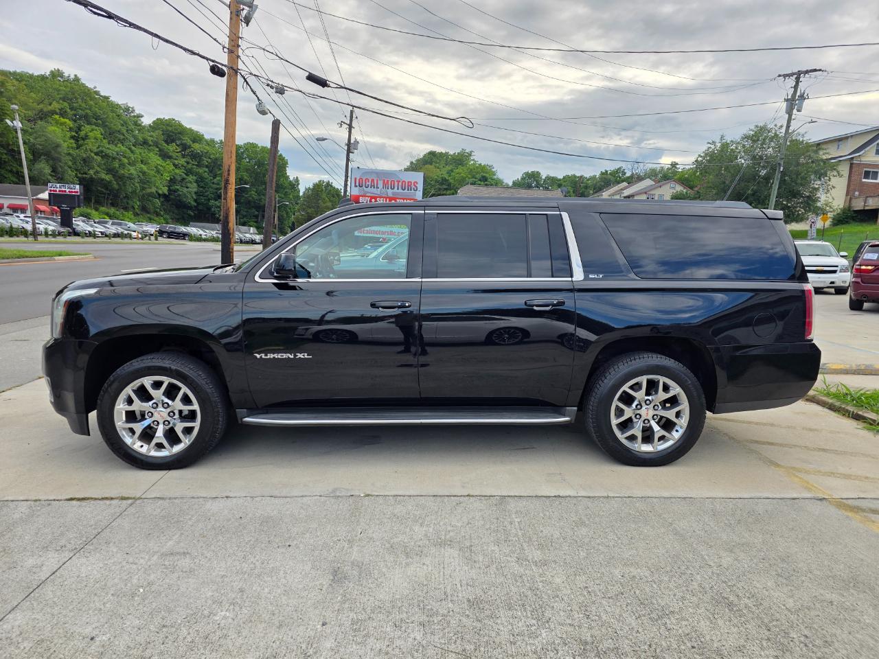 GMC Yukon XL SLT 1/2 Ton 4WD 2015