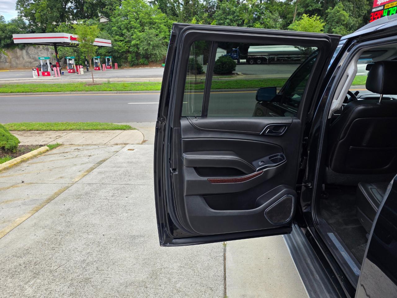 GMC Yukon XL SLT 1/2 Ton 4WD 2015