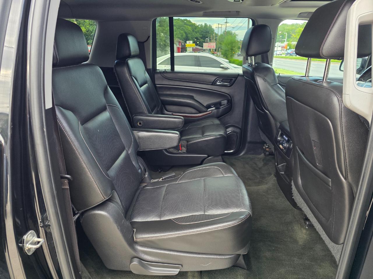 GMC Yukon XL SLT 1/2 Ton 4WD 2015