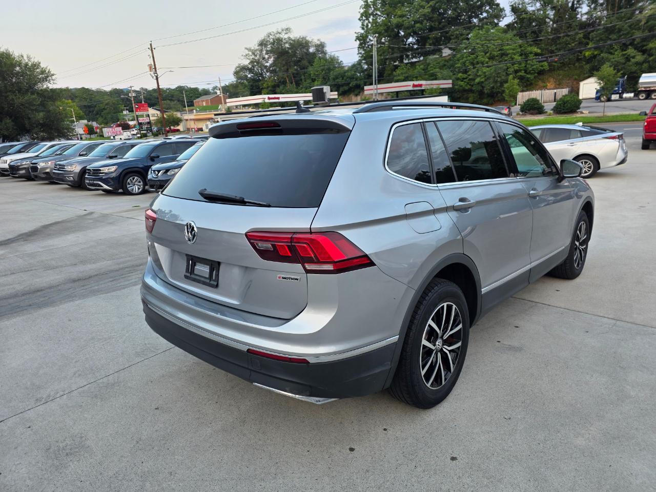 Volkswagen Tiguan SE 4Motion 2021
