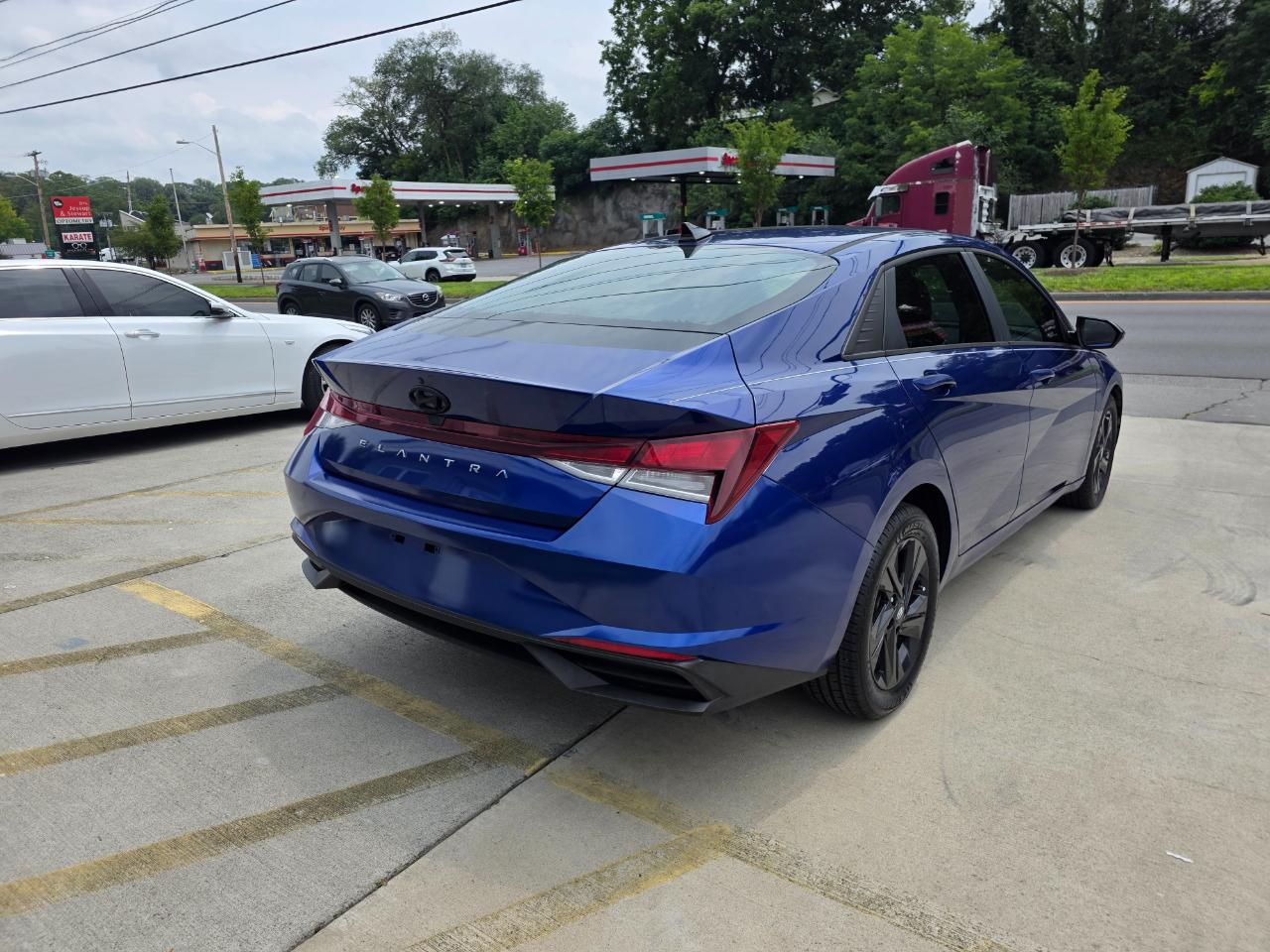 Hyundai Elantra SEL 2021