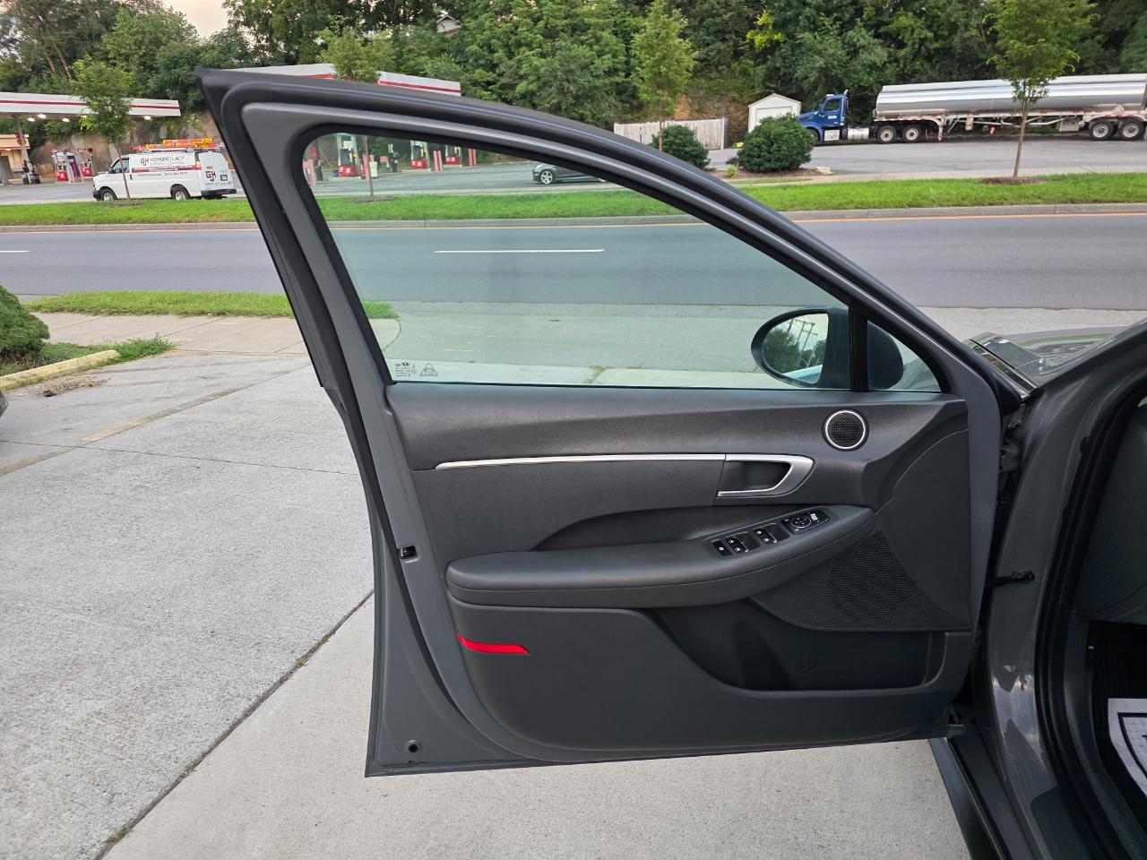 Hyundai Sonata SE 2021