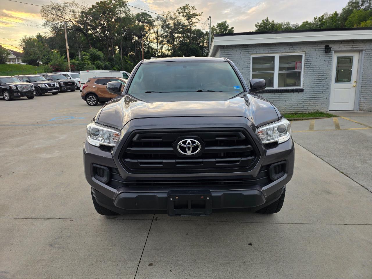 Toyota Tacoma SR5 Access Cab I4 6AT 4WD 2017