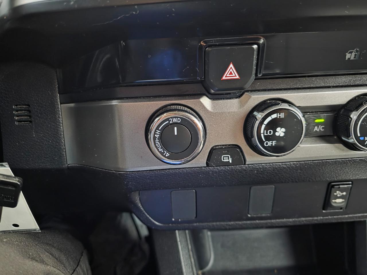 Toyota Tacoma SR5 Access Cab I4 6AT 4WD 2017