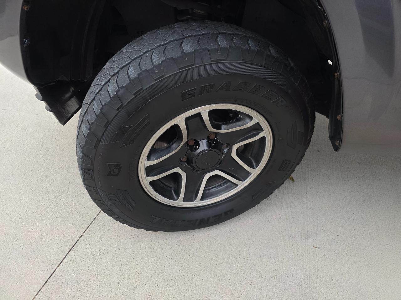 Toyota Tacoma SR5 Access Cab I4 6AT 4WD 2017