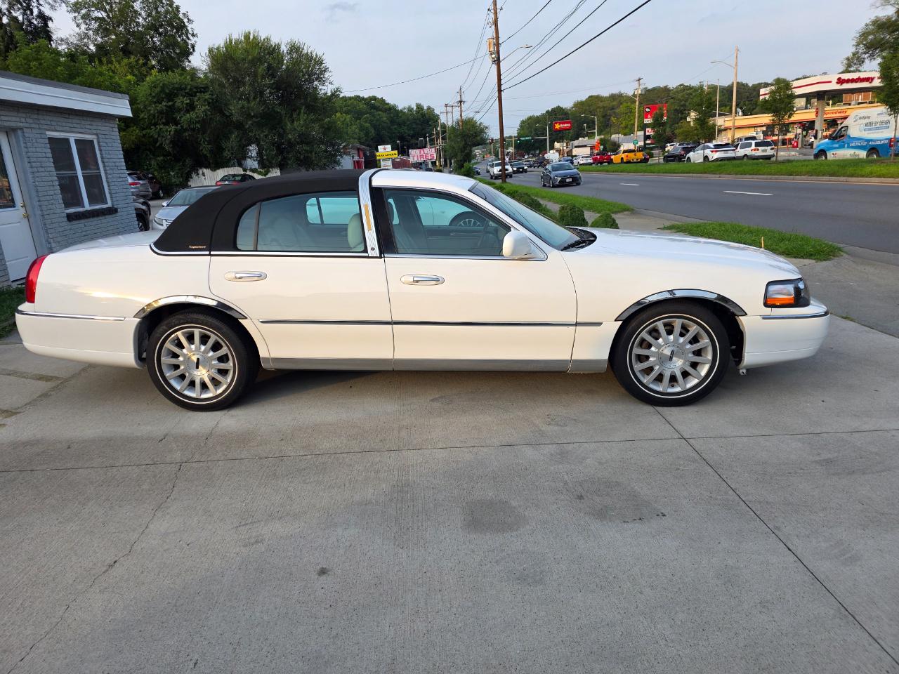 Lincoln Town Car Signature 2007