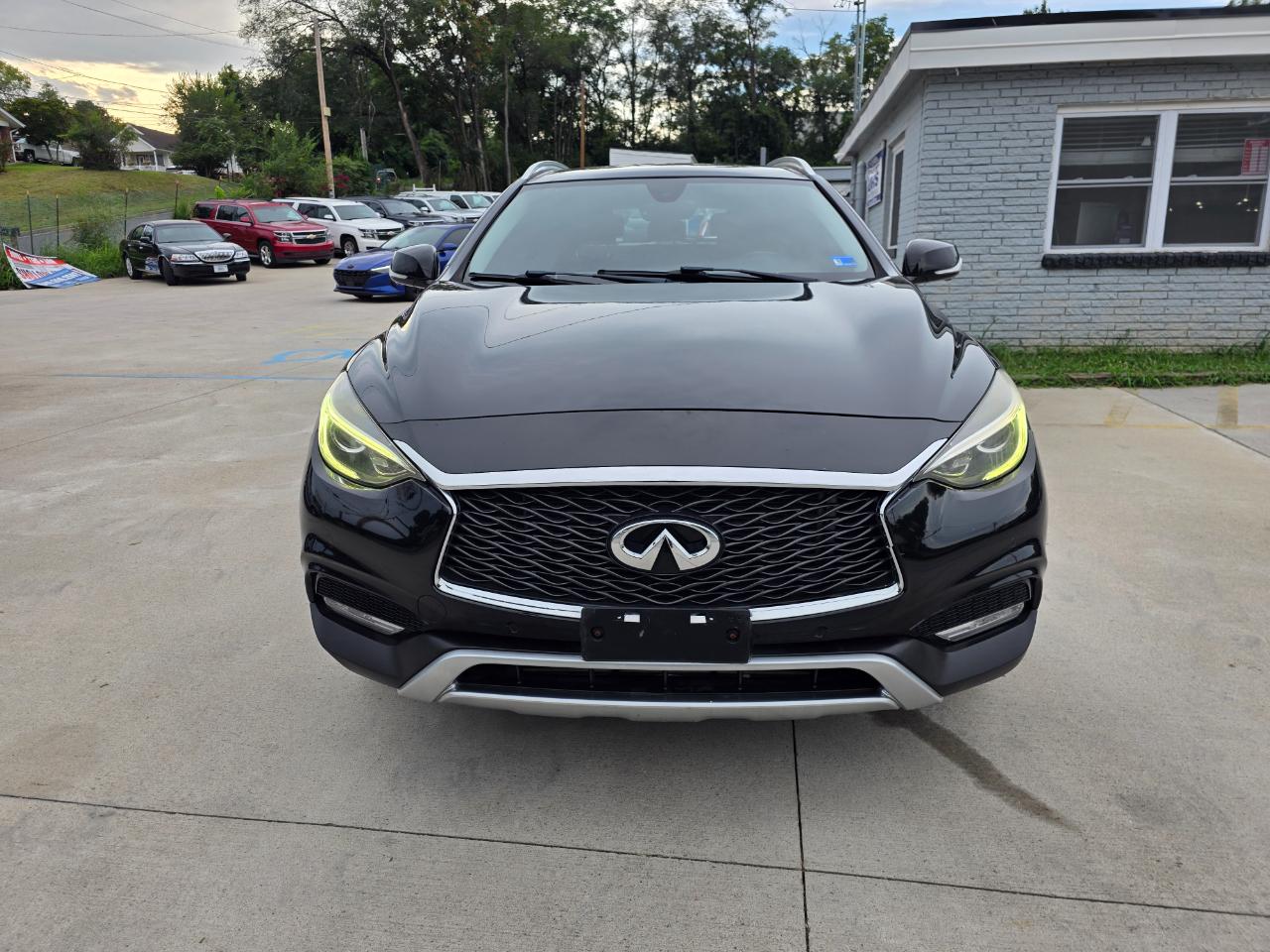 Infiniti QX30 Luxury AWD 2017