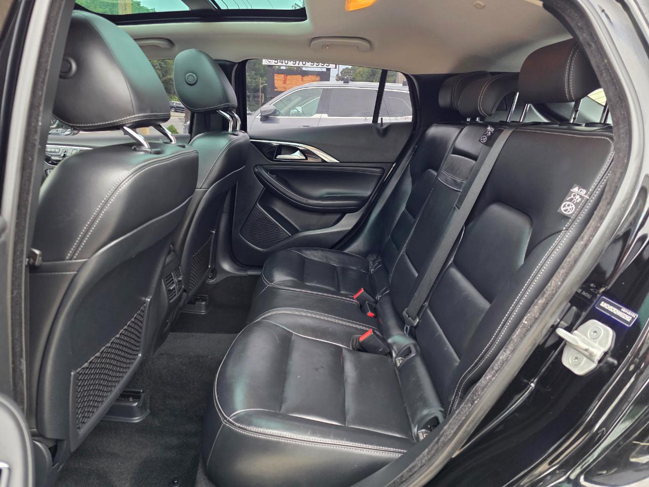 Infiniti QX30 Luxury AWD 2017