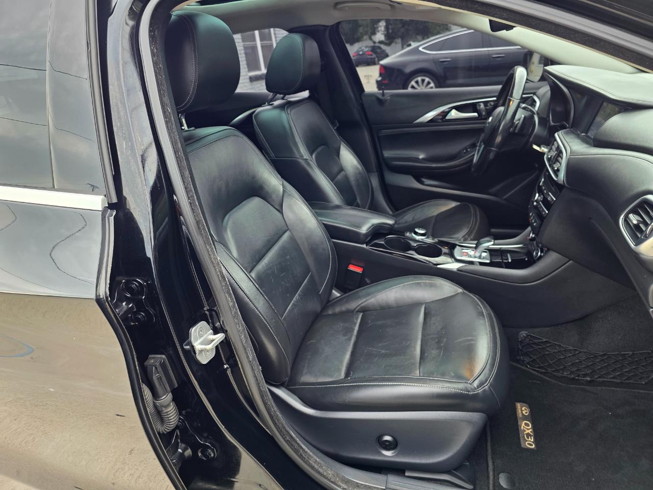 Infiniti QX30 Luxury AWD 2017