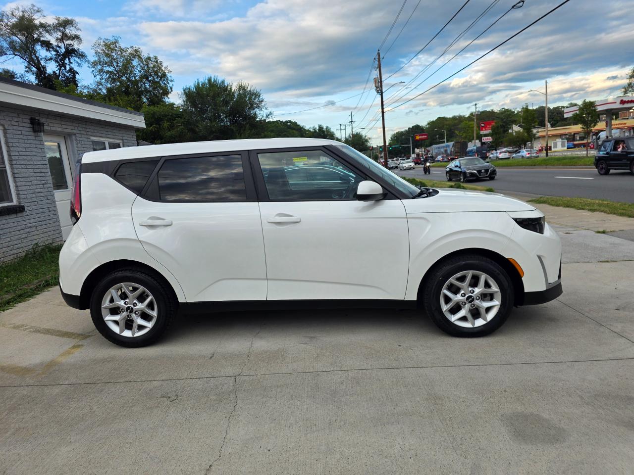 Kia Soul LX CVT 2023