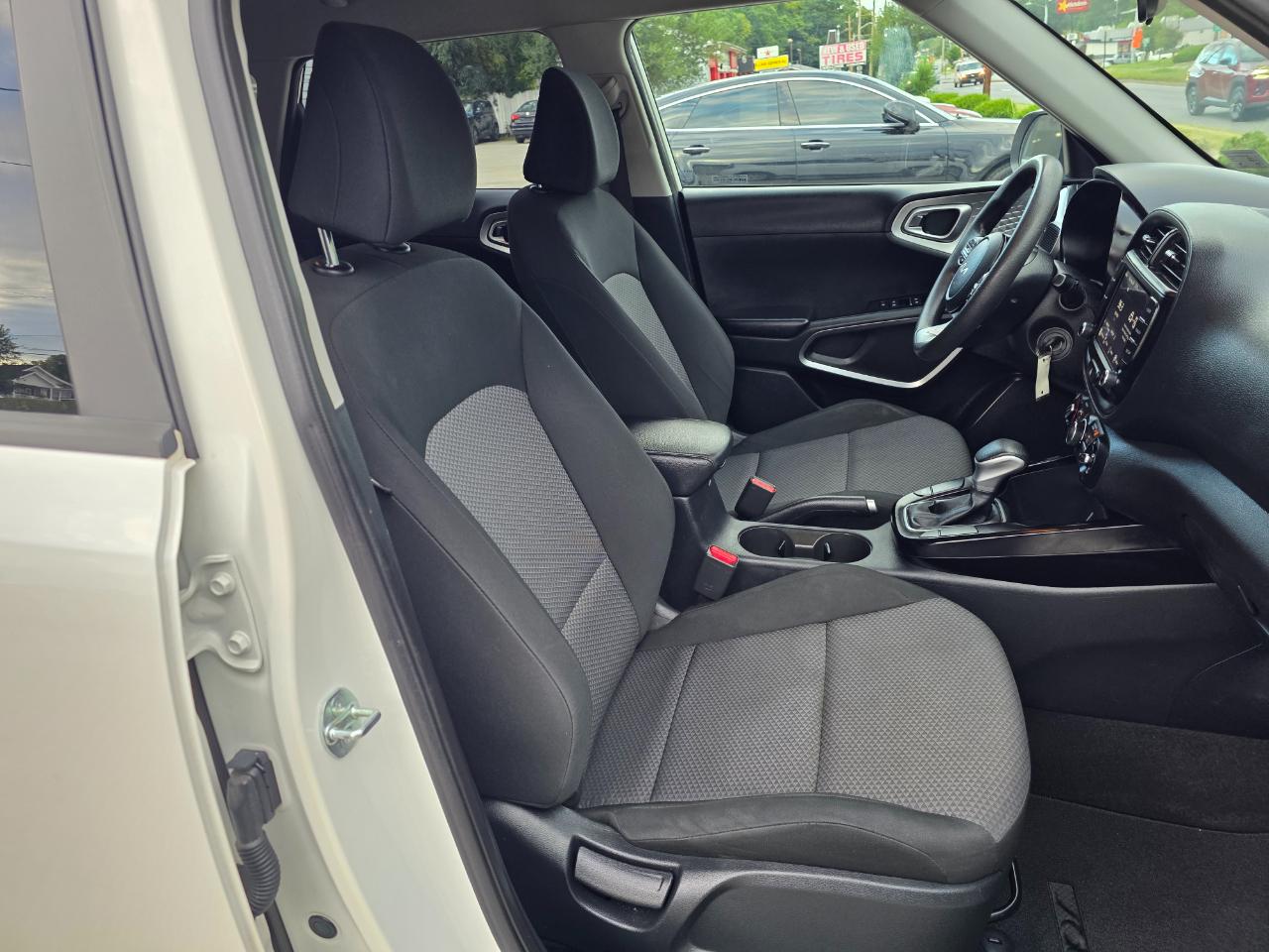 Kia Soul LX CVT 2023