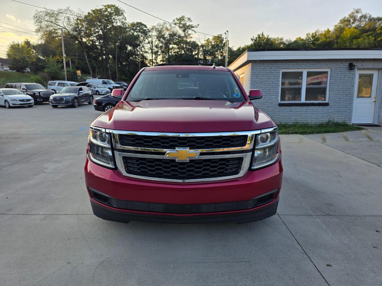 Chevrolet Suburban LT 1500 4WD 2015