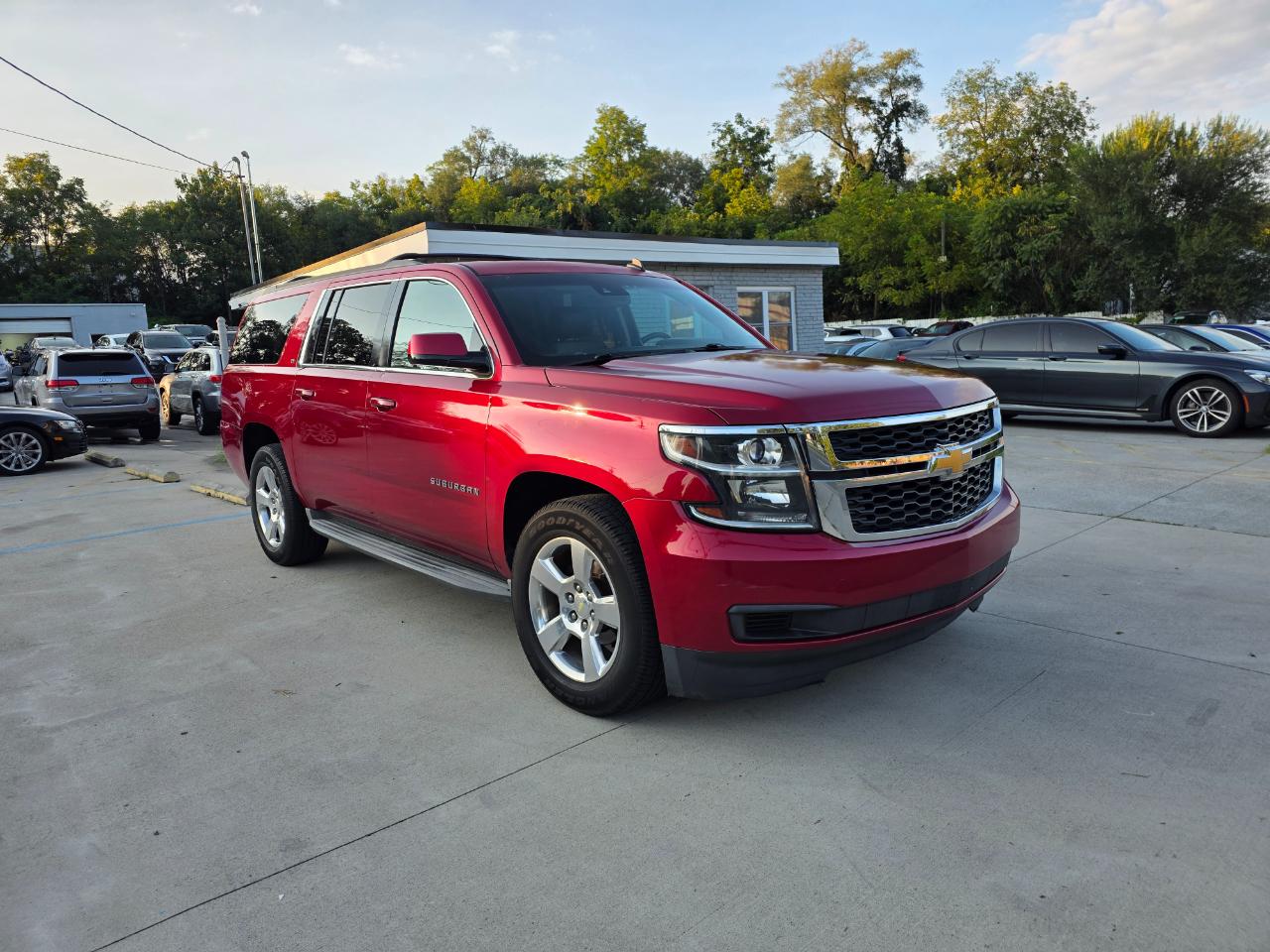 Chevrolet Suburban LT 1500 4WD 2015