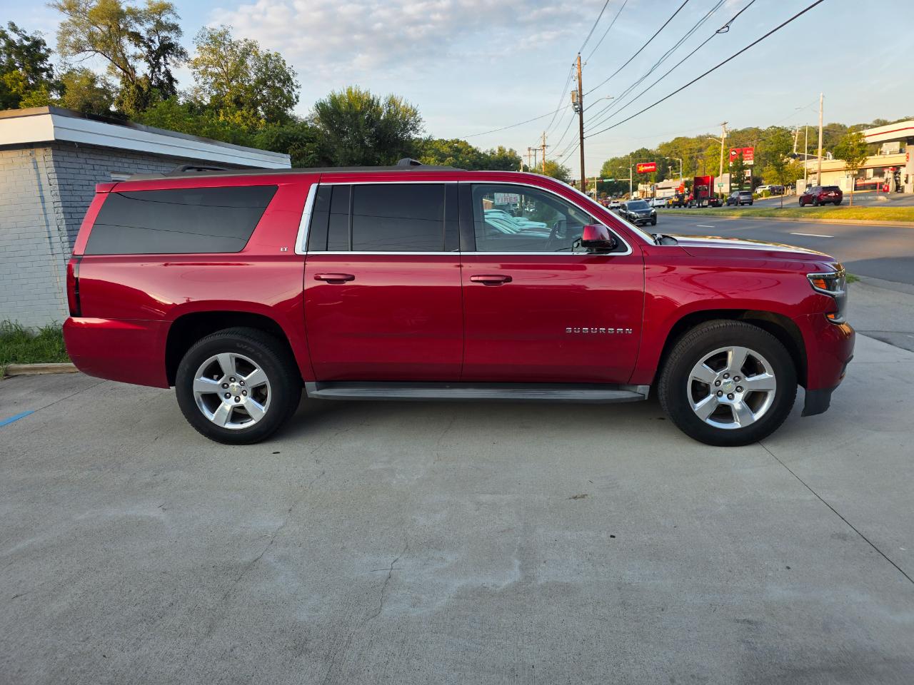 Chevrolet Suburban LT 1500 4WD 2015