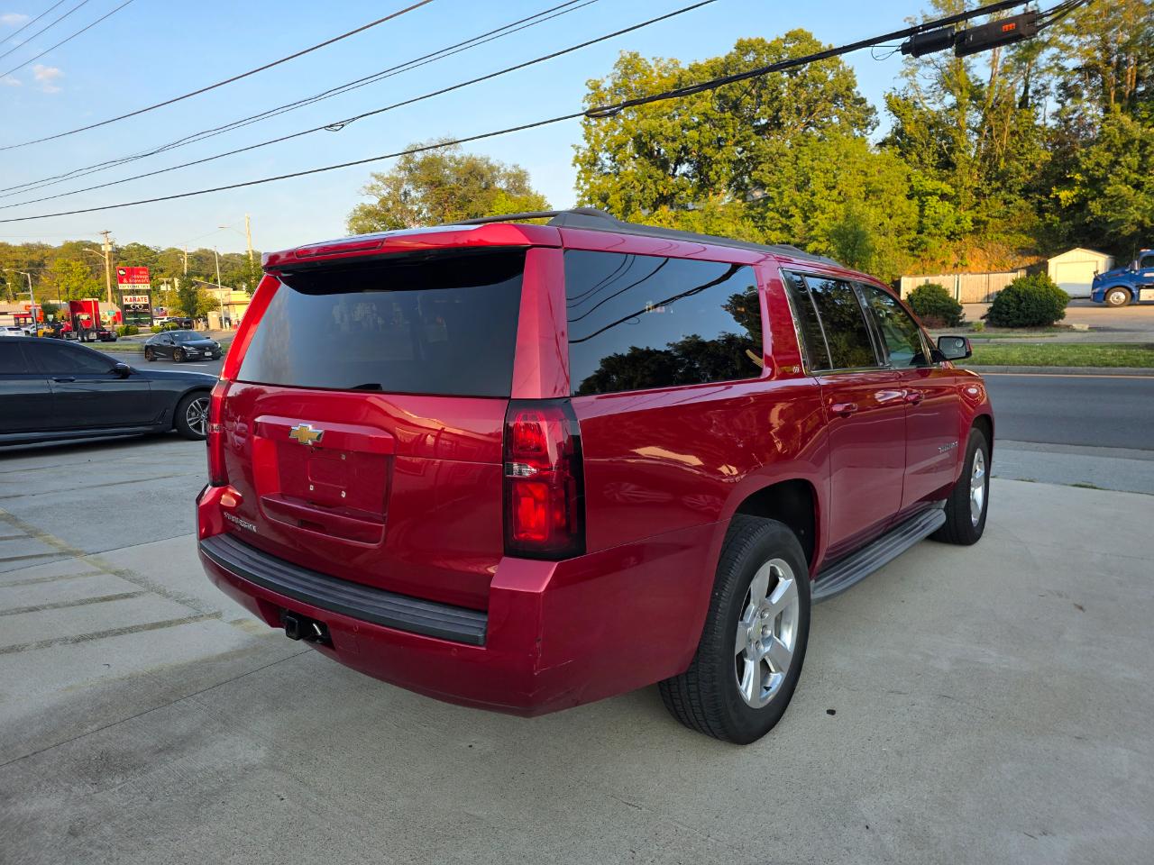 Chevrolet Suburban LT 1500 4WD 2015
