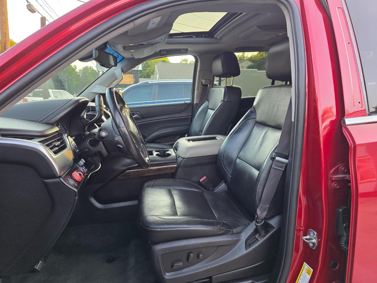 Chevrolet Suburban LT 1500 4WD 2015