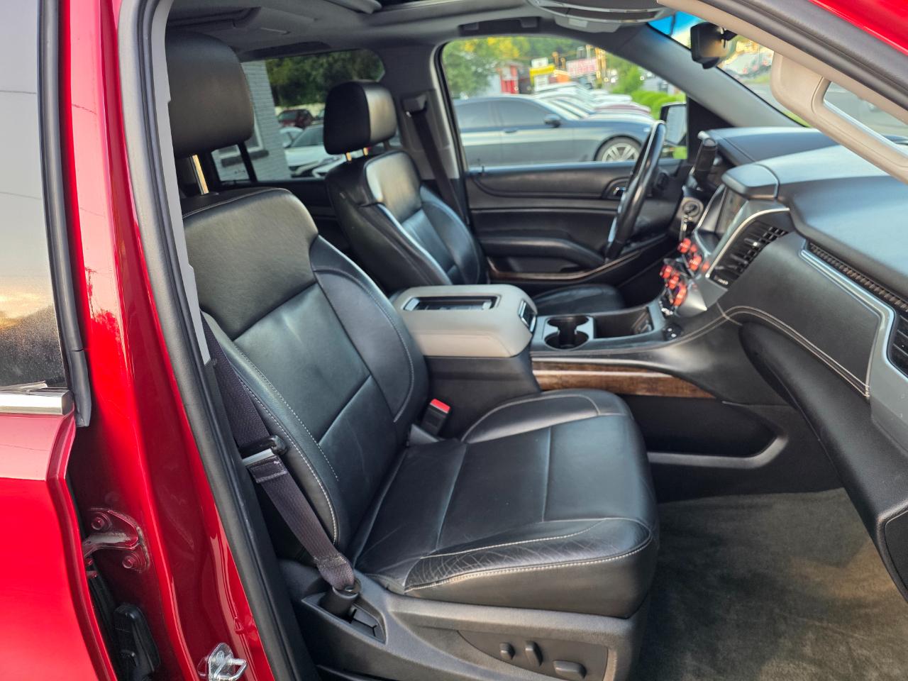 Chevrolet Suburban LT 1500 4WD 2015