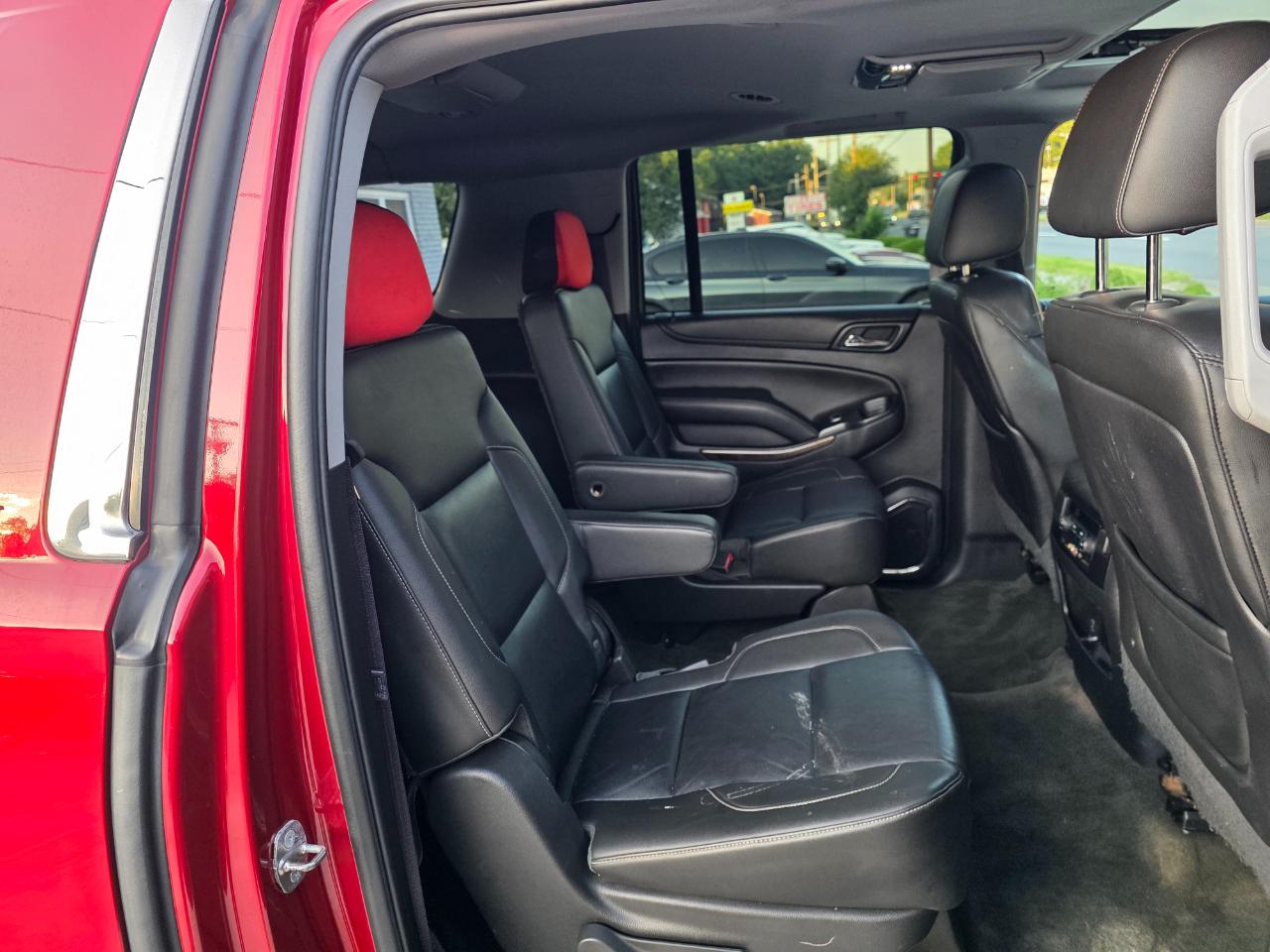 Chevrolet Suburban LT 1500 4WD 2015