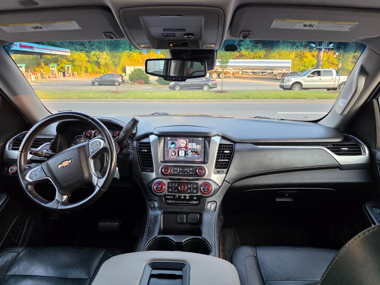 Chevrolet Suburban LT 1500 4WD 2015