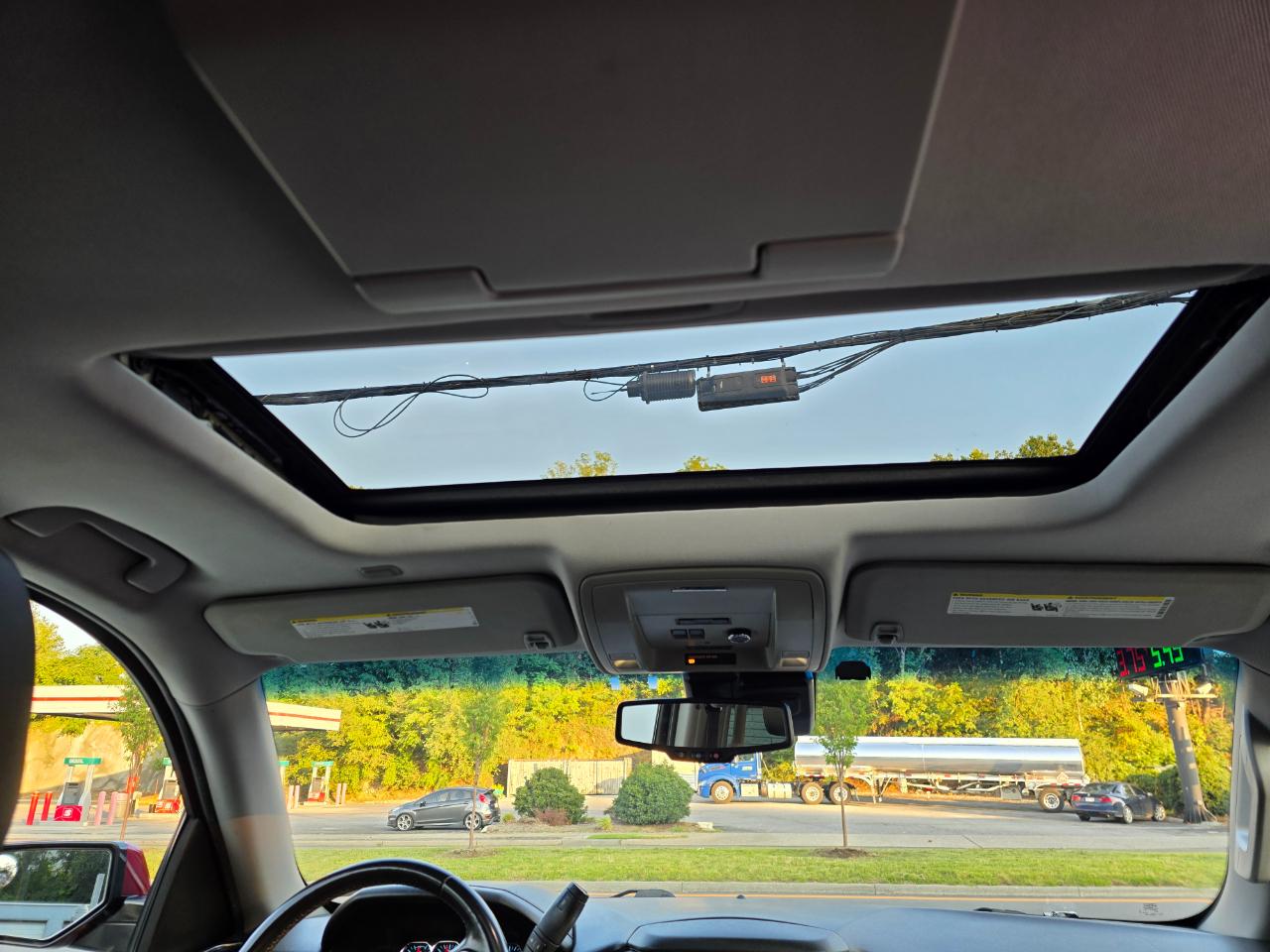 Chevrolet Suburban LT 1500 4WD 2015
