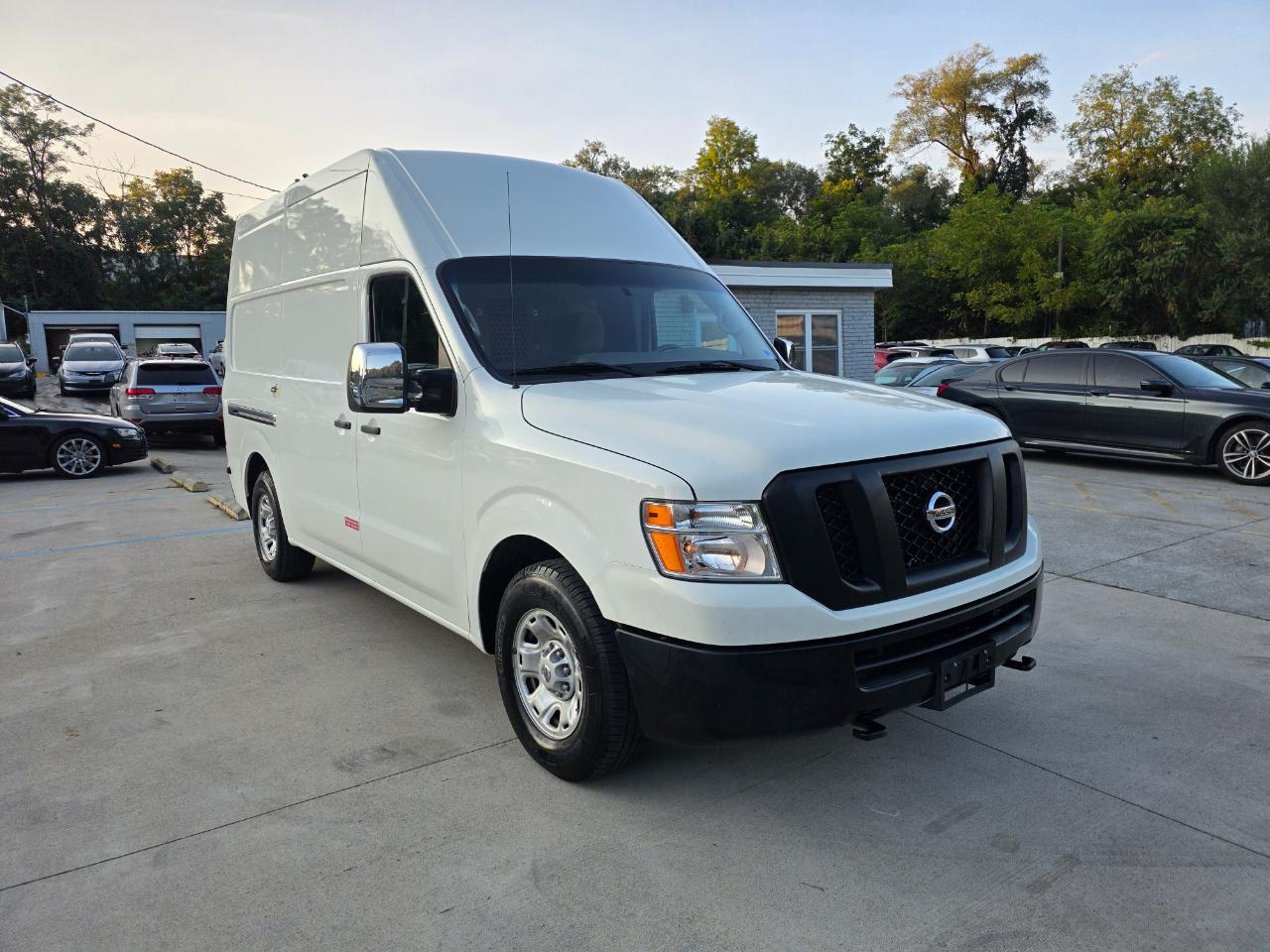 Nissan NV Cargo 2500 HD SV V8 High Roof 2020