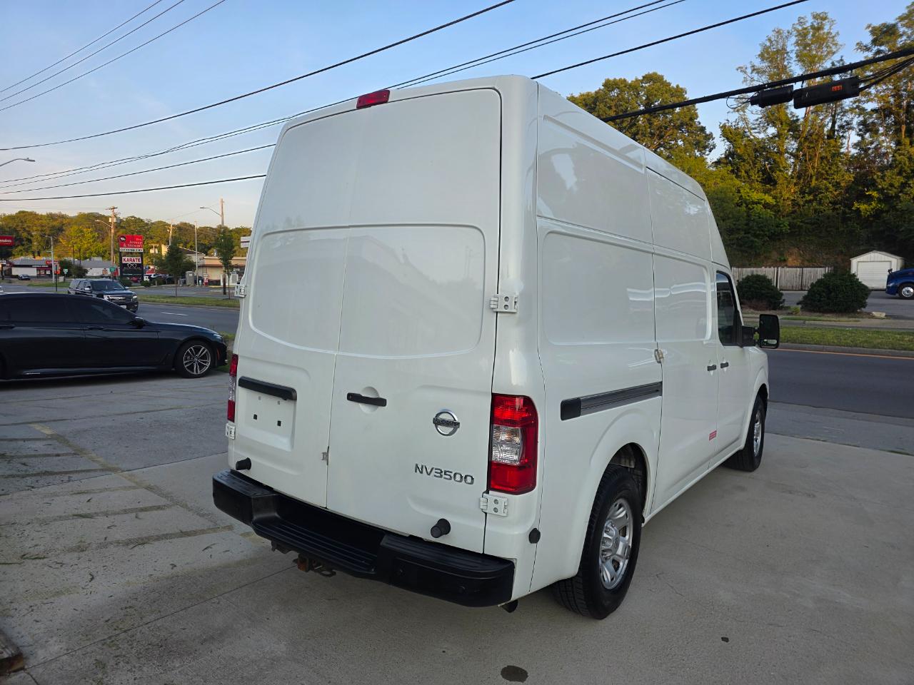 Nissan NV Cargo 2500 HD SV V8 High Roof 2020