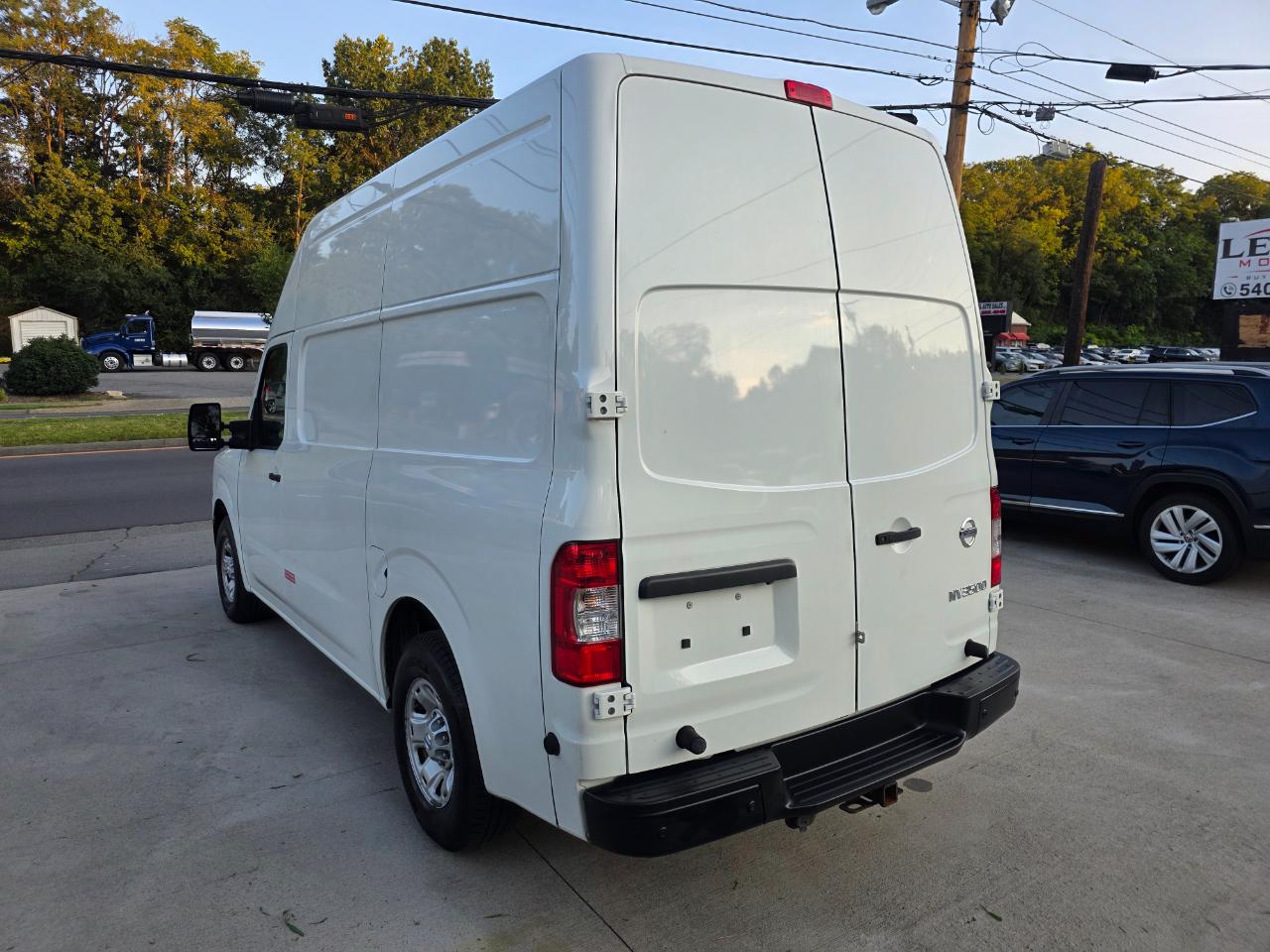 Nissan NV Cargo 2500 HD SV V8 High Roof 2020