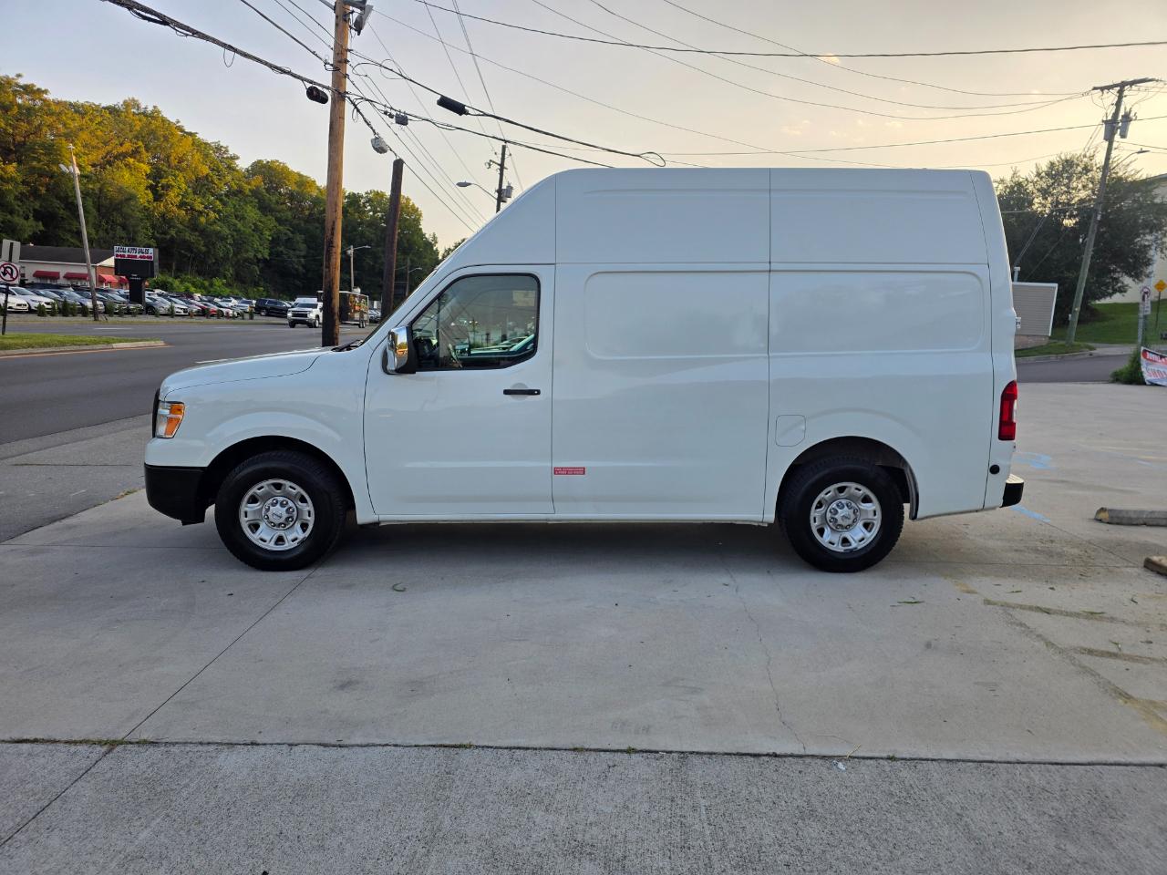 Nissan NV Cargo 2500 HD SV V8 High Roof 2020