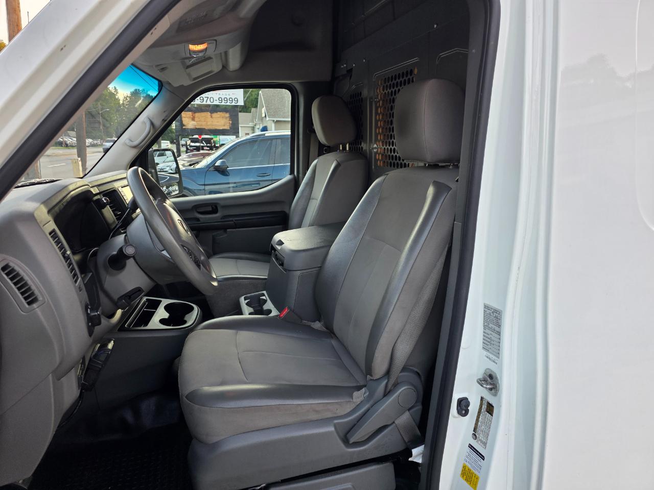 Nissan NV Cargo 2500 HD SV V8 High Roof 2020
