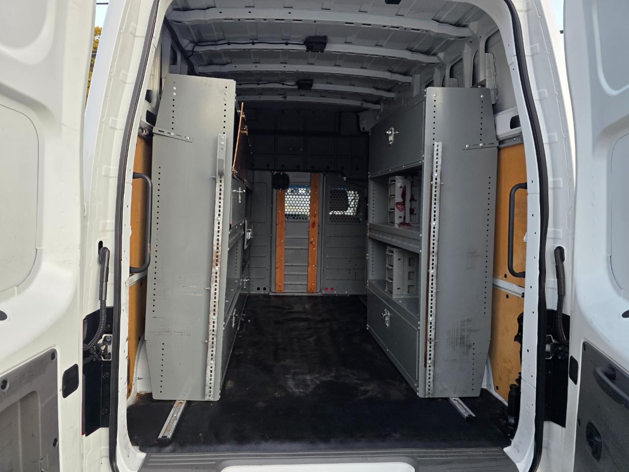 Nissan NV Cargo 2500 HD SV V8 High Roof 2020