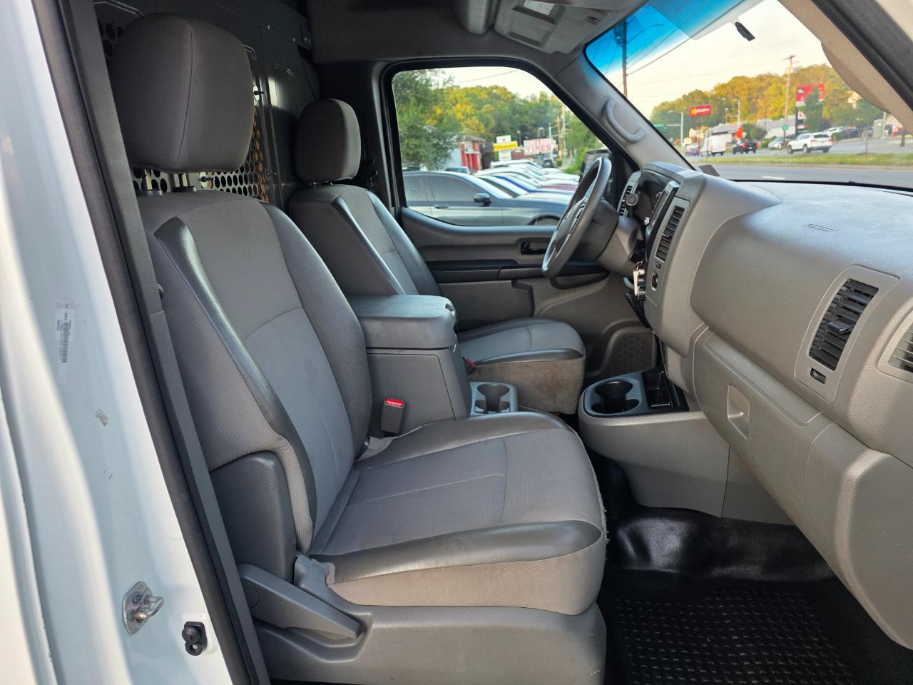 Nissan NV Cargo 2500 HD SV V8 High Roof 2020