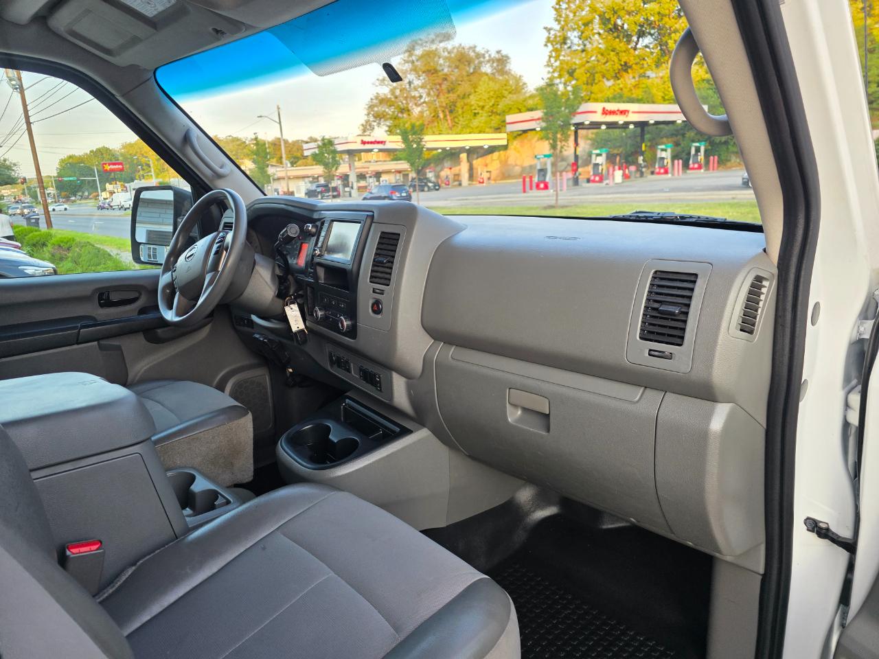 Nissan NV Cargo 2500 HD SV V8 High Roof 2020