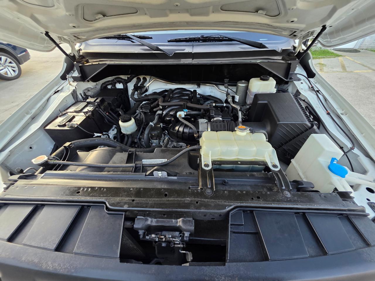 Nissan NV Cargo 2500 HD SV V8 High Roof 2020